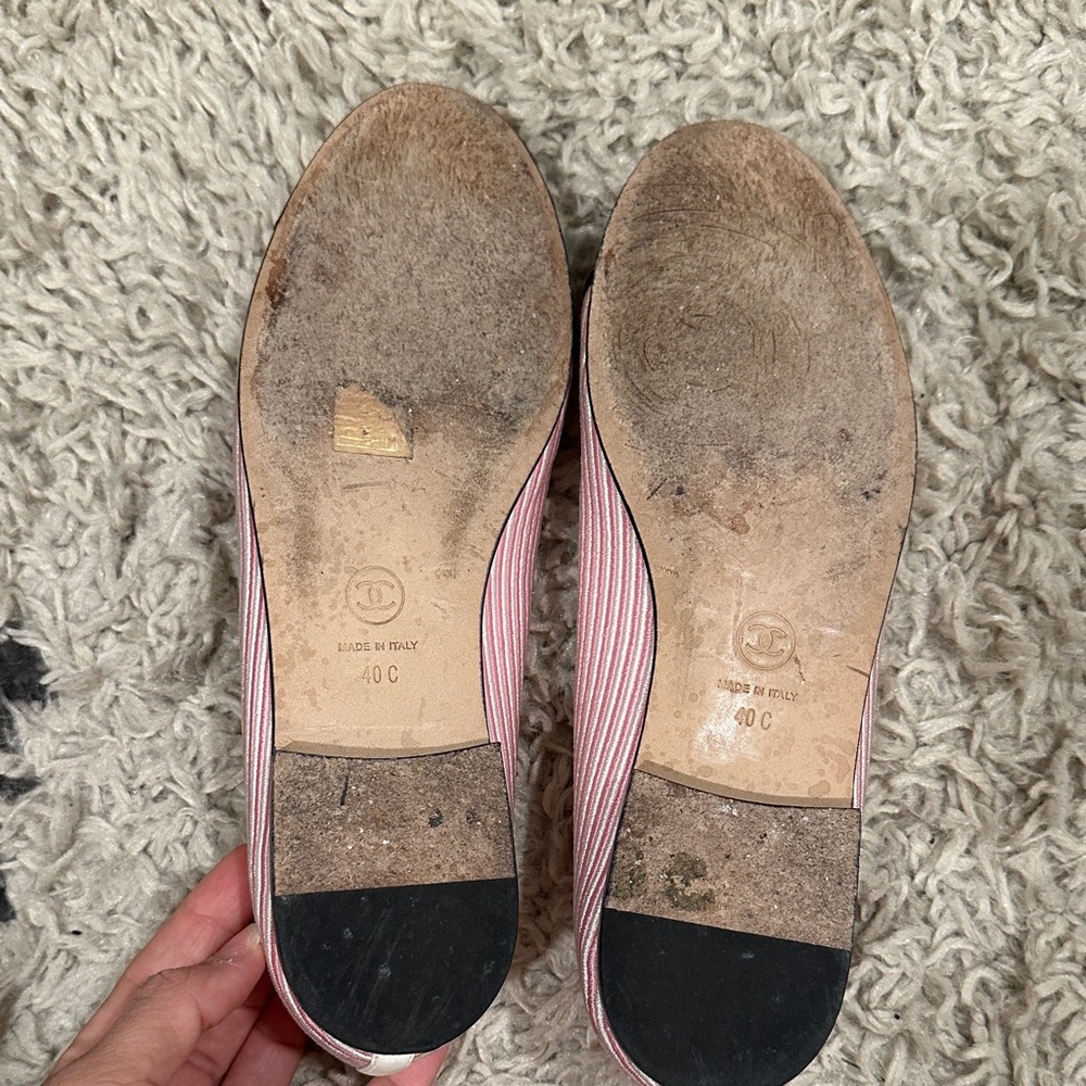 CHANEL Pink & Black Ribbed Bow Ballet Flats - Picture 4 of 7